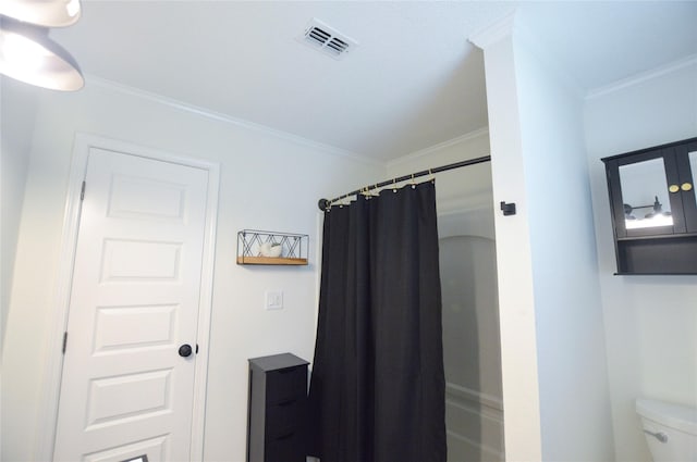 154 Wood Manor Ln, Sour Lake, TX 77659 - bathroom with ornamental molding and a shower with curtain