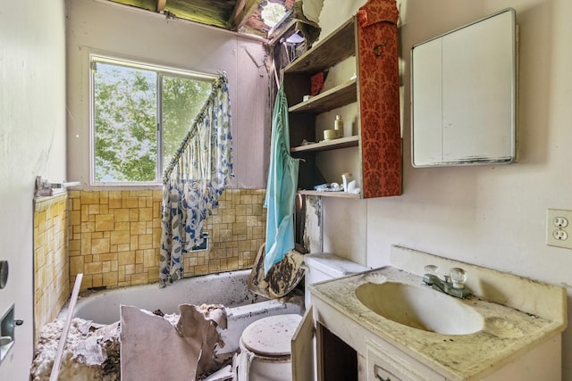 907 Linia Alfred St, Cleveland, TX 77327 - full bath featuring vanity and shower / tub combo