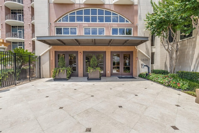 1616 Fountain View Dr Unit 202, Houston, TX 77057 - property entrance featuring french doors