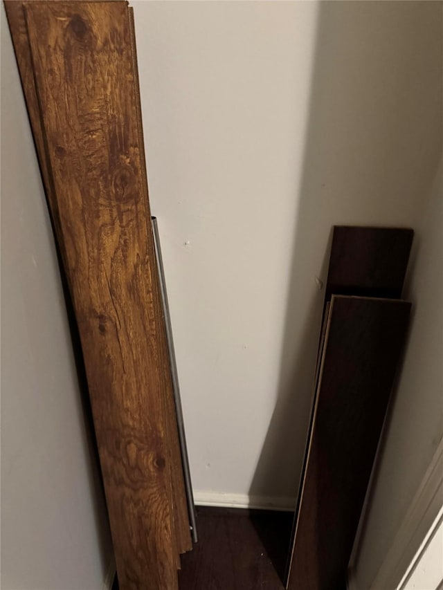 1109 Cheshire Ln, Houston, TX 77018 - detailed view of baseboards