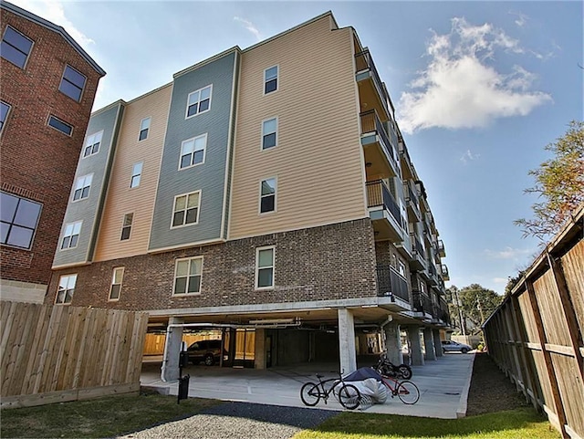 2802 Morrison St Unit 401, Houston, TX 77009 - view of apartment building / complex