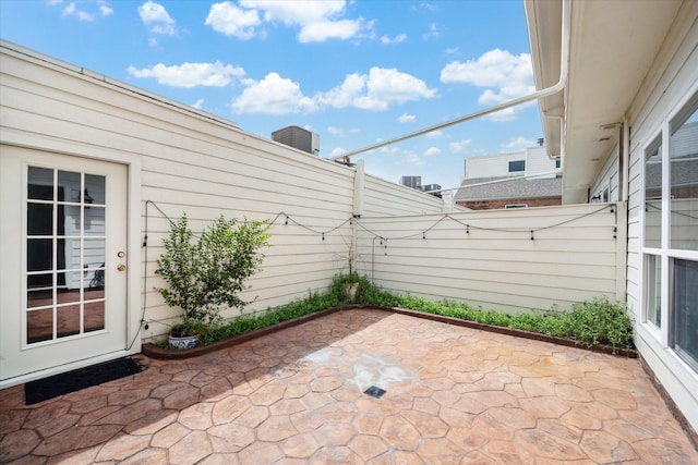 5940 Woodway Place Ct, Houston, TX 77057 - fenced backyard featuring a patio