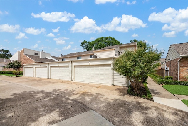 5940 Woodway Place Ct, Houston, TX 77057 - view of front of property featuring community garages
