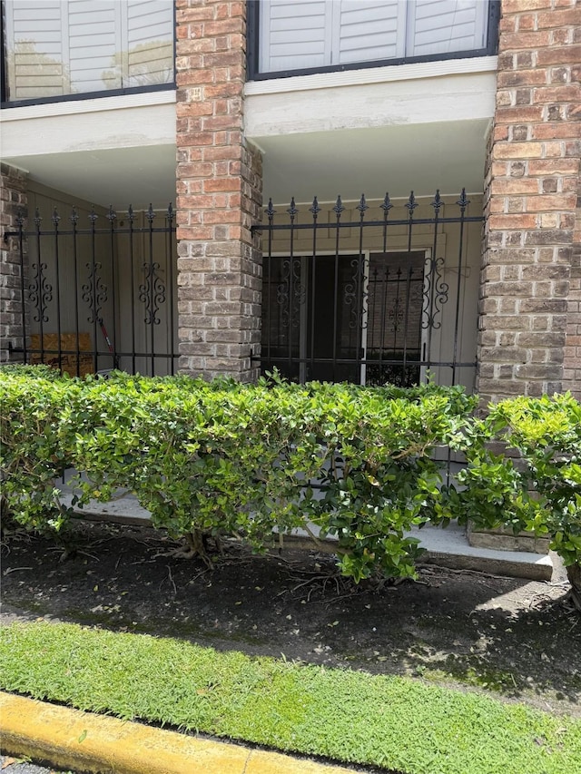 7555 Katy Fwy Unit 57, Houston, TX 77024 - exterior view of brick siding