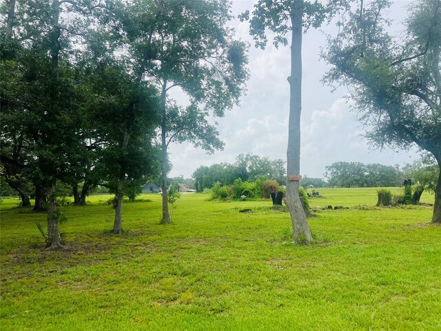 375 Thousand Oaks Dr, Angleton, TX 77515
