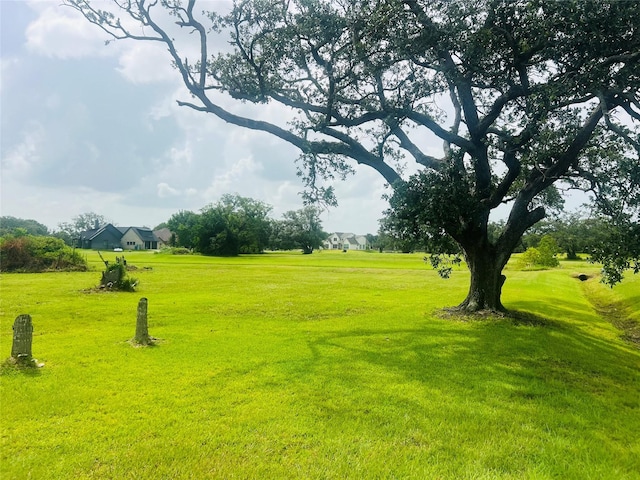 375 Thousand Oaks Dr, Angleton, TX 77515