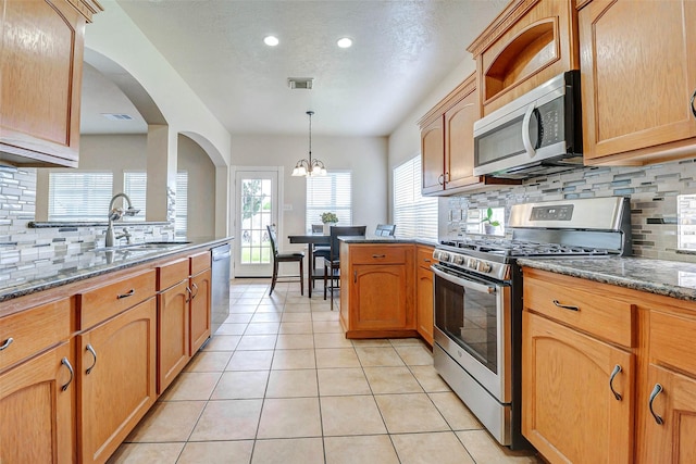 6119 Branch Lake Dr, Houston, TX 77066 - photo 2