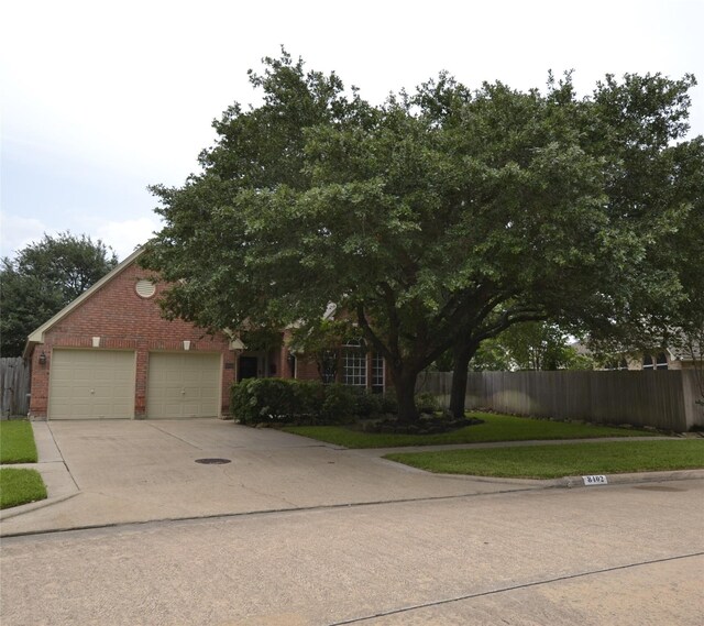 8402 E Copper Lakes Dr, Houston, TX 77095 - photo 2