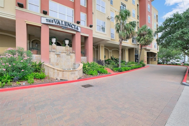 1711 Old Spanish Trl Unit 128, Houston, TX 77054 - photo 1