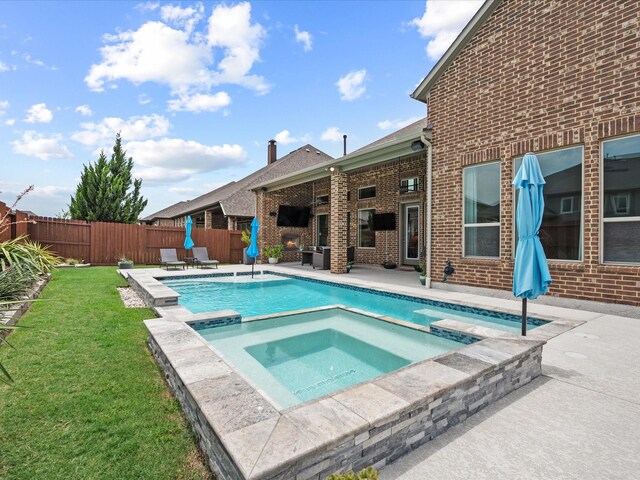 10814 Avery Arbor Ln, Cypress, TX 77433 - view of pool featuring a patio area, a fenced backyard, and a pool with connected hot tub