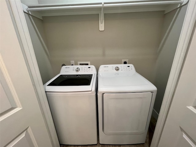 4301 Clover St, Houston, TX 77051 - washroom featuring washer and clothes dryer