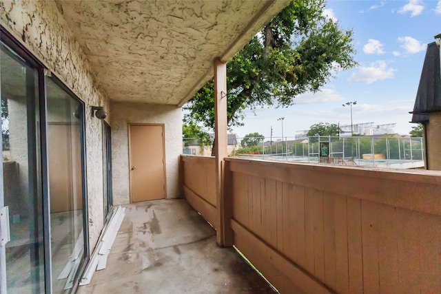 8423 Hearth Dr Unit 26, Houston, TX 77054 - view of balcony