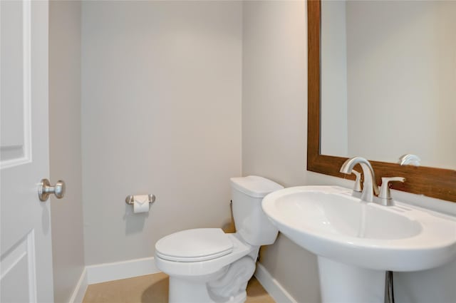 5007 Dickson St, Houston, TX 77007 - half bath with toilet and baseboards