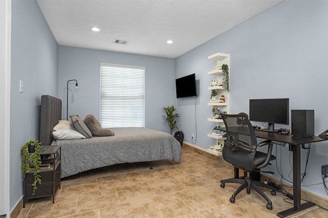 3926 Lavender St, Houston, TX 77026 - bedroom with a desk and recessed lighting