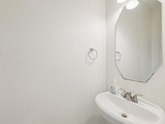 421 White Oak Pointe, League City, TX 77573 - bathroom featuring a sink