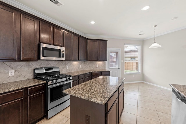10022 Hyacinth Way, Conroe, TX 77385 - photo 6