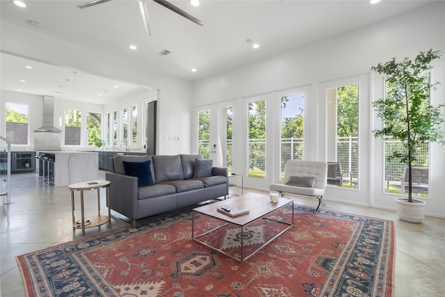 543 Threlkeld St, Houston, TX 77007 - living area featuring recessed lighting and ceiling fan