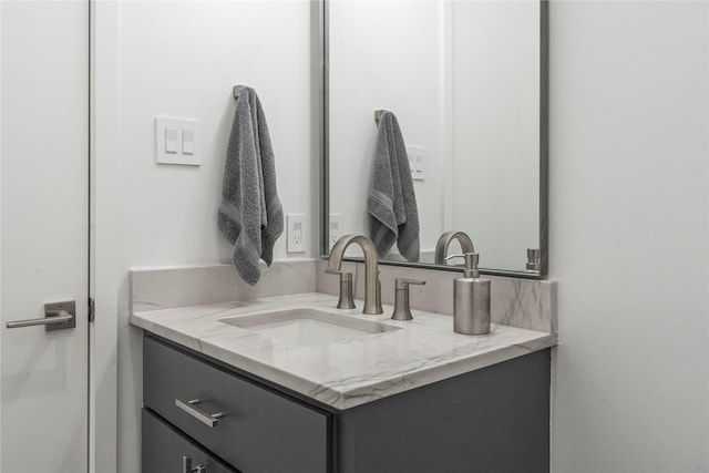 543 Threlkeld St, Houston, TX 77007 - bathroom featuring vanity