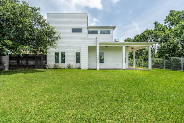 543 Threlkeld St, Houston, TX 77007 - rear view of property featuring a patio area