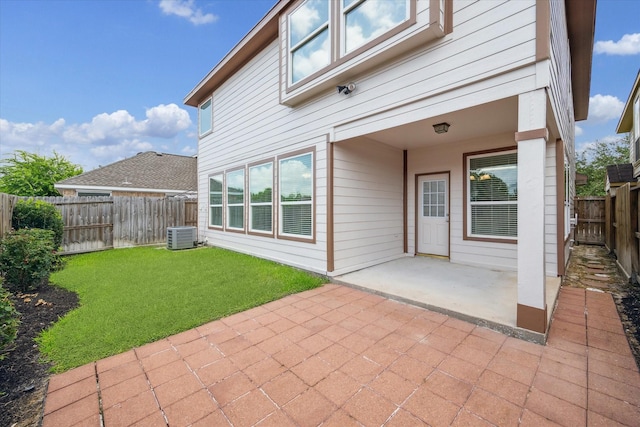 2439 Chuckberry St, Houston, TX 77080 - fenced backyard with a patio area