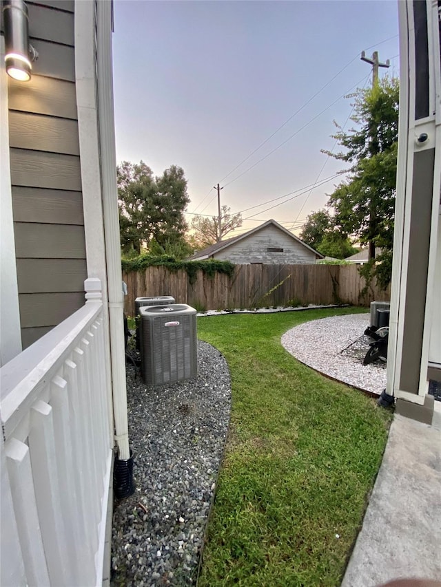 3359 Ozark St, Houston, TX 77021 - view of fenced backyard