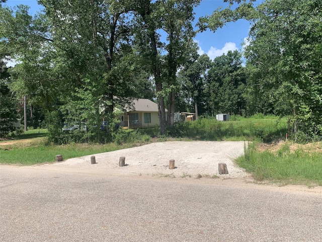 335 County Road 3662, Splendora, TX 77372