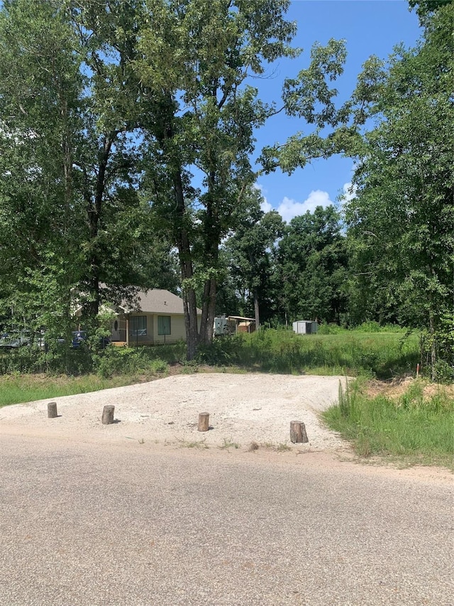 335 County Road 3662, Splendora, TX 77372