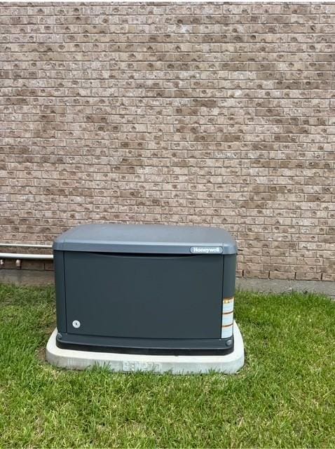 2547 Crystal Shore Dr, Rosharon, TX 77583 - exterior view of a power unit