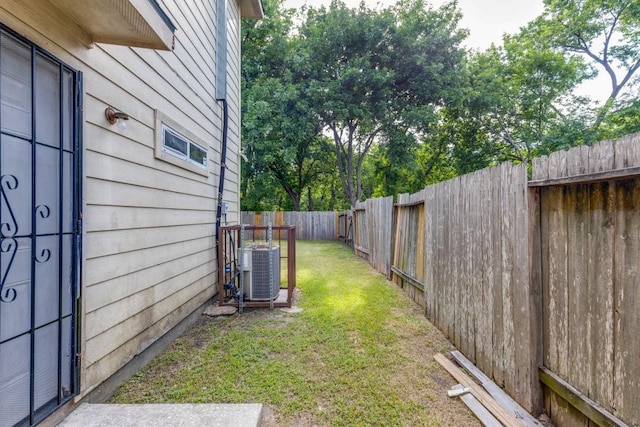 8126 Jutland Rd, Houston, TX 77033 - view of fenced backyard