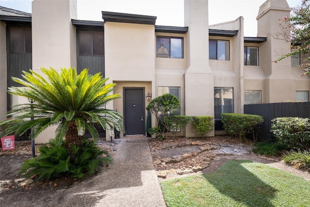 1112 Bering Dr Unit 47, Houston, TX 77057 - view of front facade with stucco siding