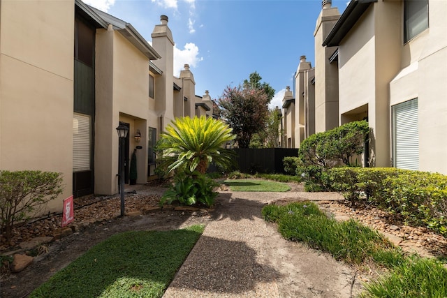1112 Bering Dr Unit 47, Houston, TX 77057 - view of yard with a residential view