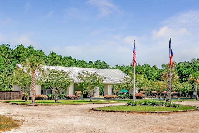 1018 N Commons View Dr, Houston, TX 77336 - view of front of house with a metal roof
