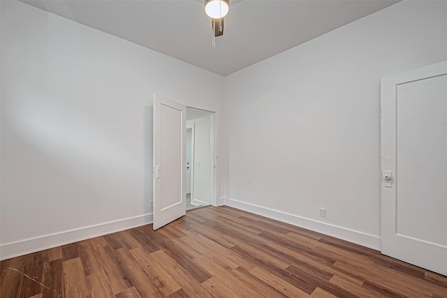 3280 Berry St, Houston, TX 77004 - unfurnished room with wood finished floors and ceiling fan