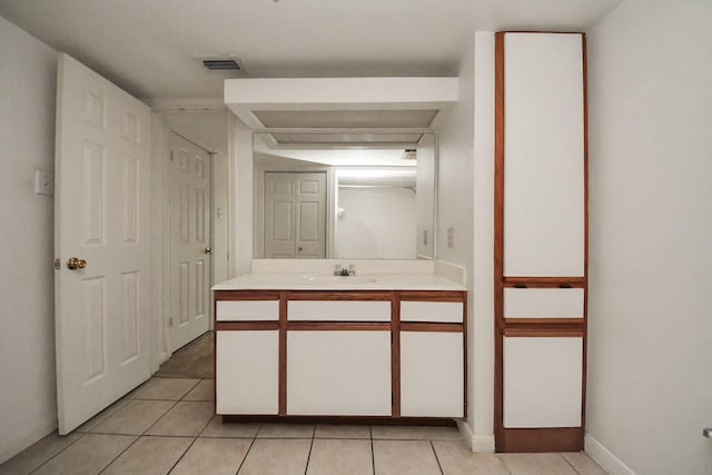 3231 Allen Pkwy Unit 5303, Houston, TX 77019 - corridor featuring light tile patterned floors