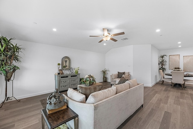 3913 Silver Fls, League City, TX 77573 - living area featuring light wood-style flooring, a ceiling fan, and recessed lighting