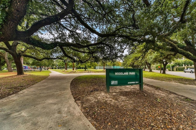 2616 Beauchamp St, Houston, TX 77009 - view of community