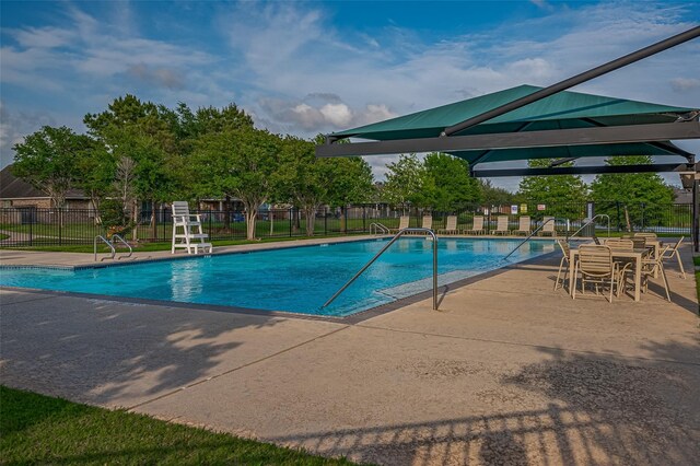 22526 Belmont Cove Ln, Katy, TX 77449 - community pool with a patio