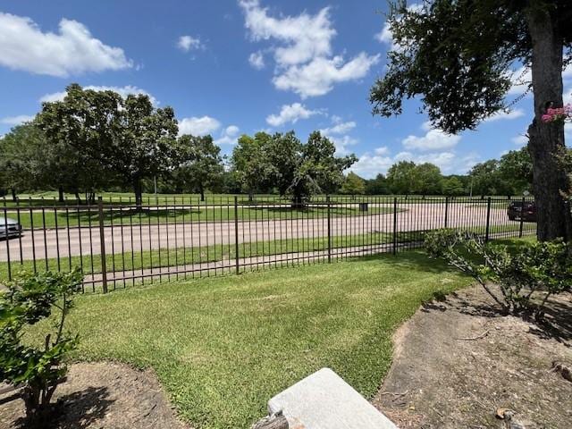 7655 S Braeswood Blvd Unit 8, Houston, TX 77071 - view of yard