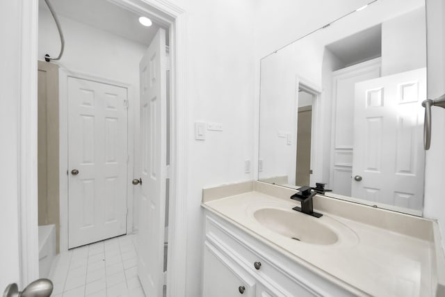 16015 Conners Ace Dr, Spring, TX 77379 - full bath featuring vanity and a tub to relax in