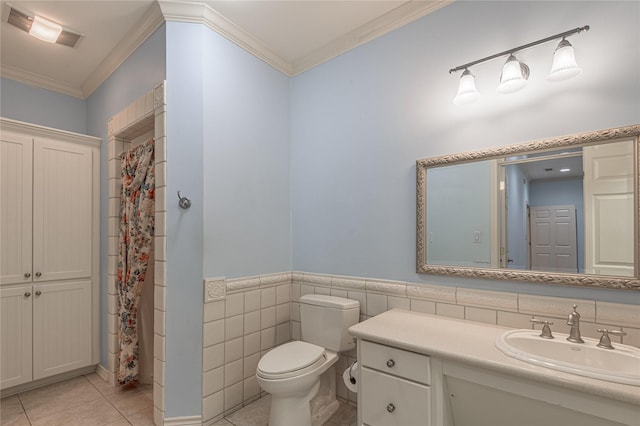 426 County Road 222, Nacogdoches, TX 75965 - full bath with vanity, crown molding, tile patterned flooring, wainscoting, and curtained shower