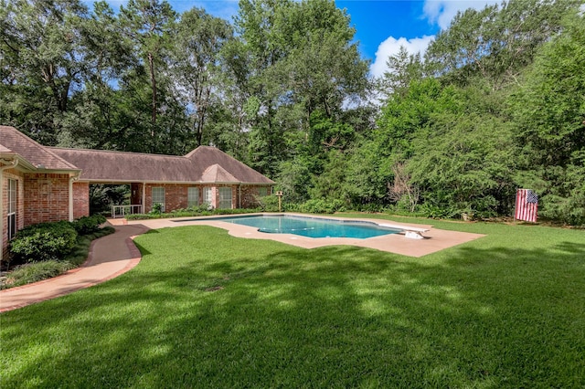 426 County Road 222, Nacogdoches, TX 75965 - swimming pool with a yard, a patio, and a diving board
