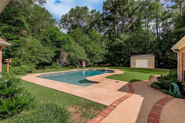 426 County Road 222, Nacogdoches, TX 75965 - outdoor pool featuring an outdoor structure, a lawn, a patio, and a diving board