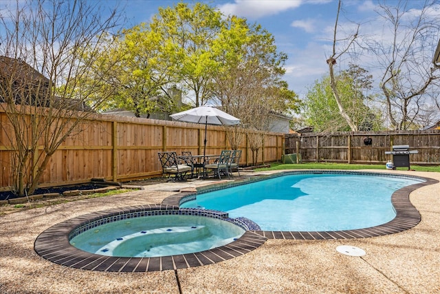 2310 Parkview Dr, Pearland, TX 77581 - view of pool featuring a pool with connected hot tub, a fenced backyard, a patio, and a grill