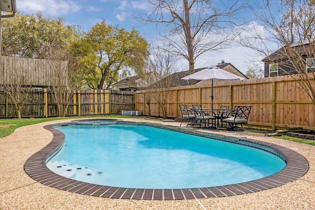 2310 Parkview Dr, Pearland, TX 77581 - view of pool with a pool with connected hot tub, a fenced backyard, and a patio