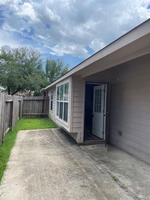 12326 Garden Gale Ln, Houston, TX 77044 - view of patio