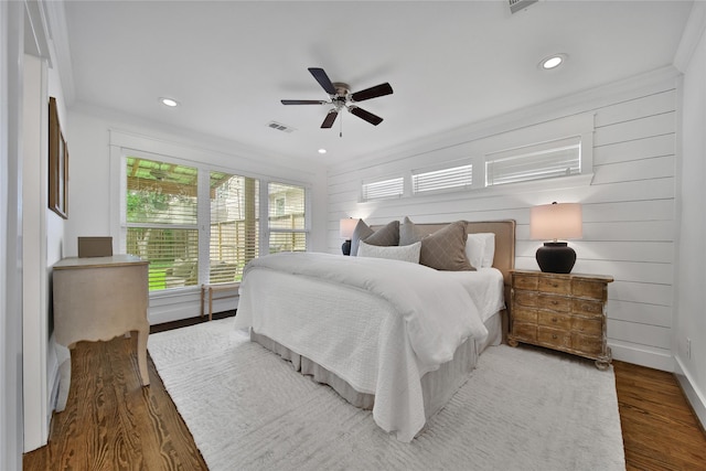 604 E 10th 1/2 St, Houston, TX 77008 - bedroom featuring wood finished floors, recessed lighting, ceiling fan, and crown molding