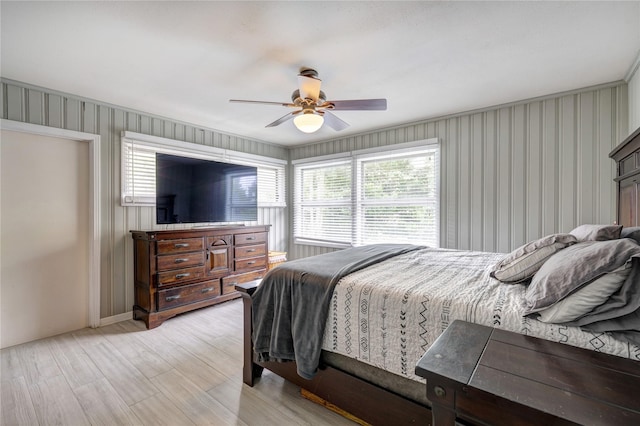 1522 Glen Oaks St, Houston, TX 77008 - bedroom with light wood-type flooring and a ceiling fan
