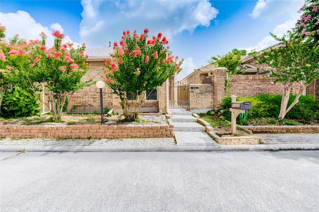 11210 Forked Bough Dr, Houston, TX 77042 - photo 2
