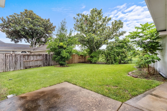 4814 Kirkwall Dr, Sugar Land, TX 77479 - fenced backyard featuring a patio area