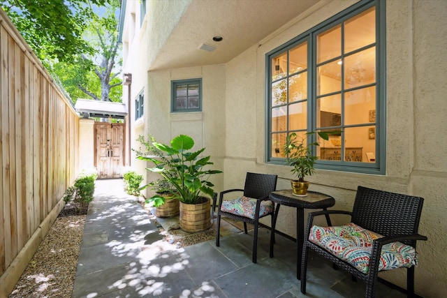 2207 Dunraven Ln, Houston, TX 77019 - view of patio / terrace